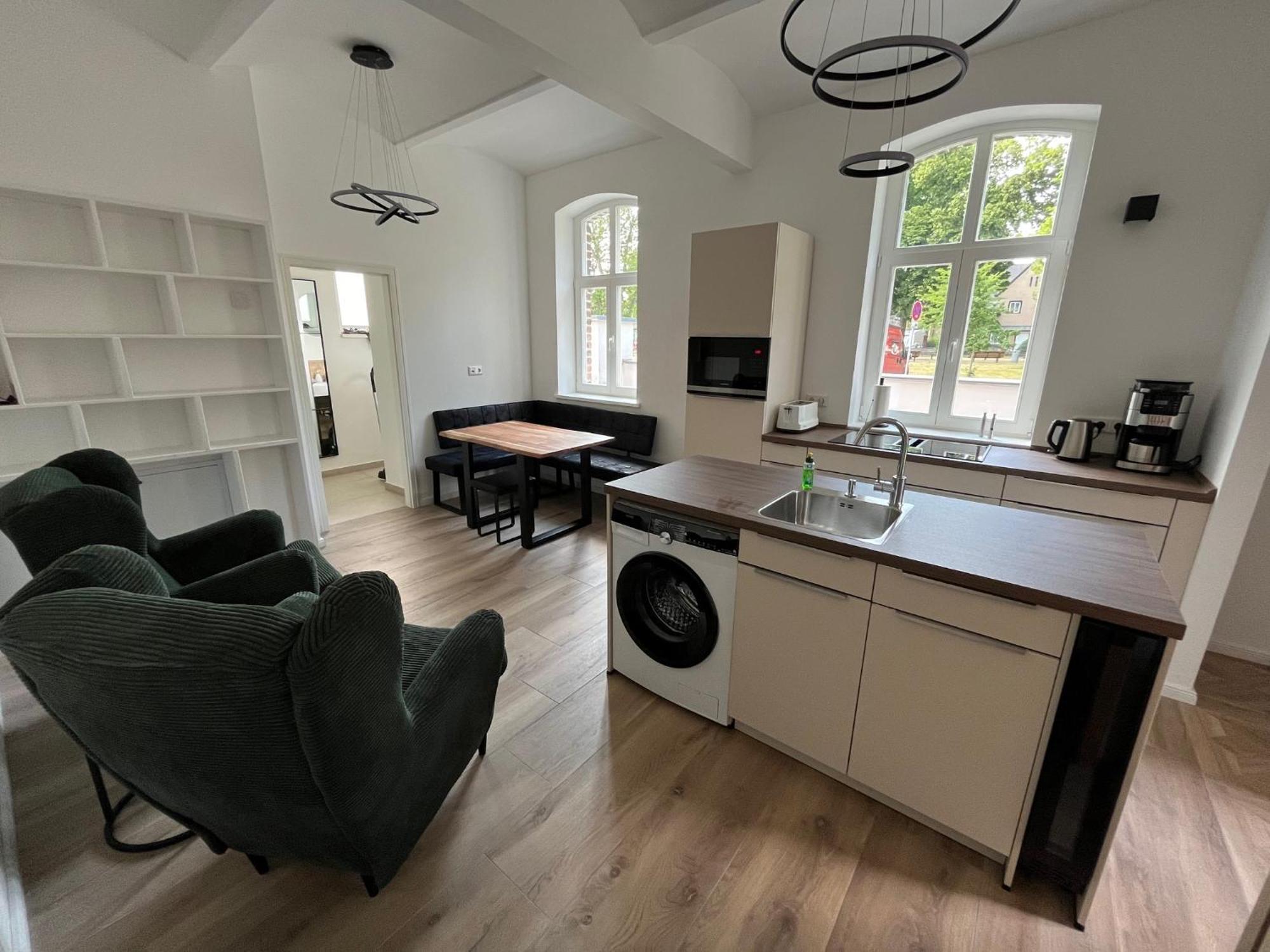 Remise 23a - 2schlafzimmer Fuer 4-koepfige Familie Schoenefeld